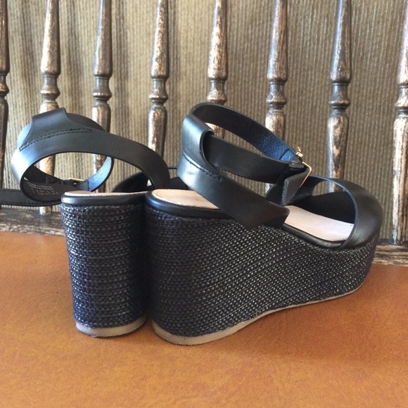‼️‼️SOLD‼️Aldo Wedge Sandal w/Ankle Strap - Picture 4 of 4