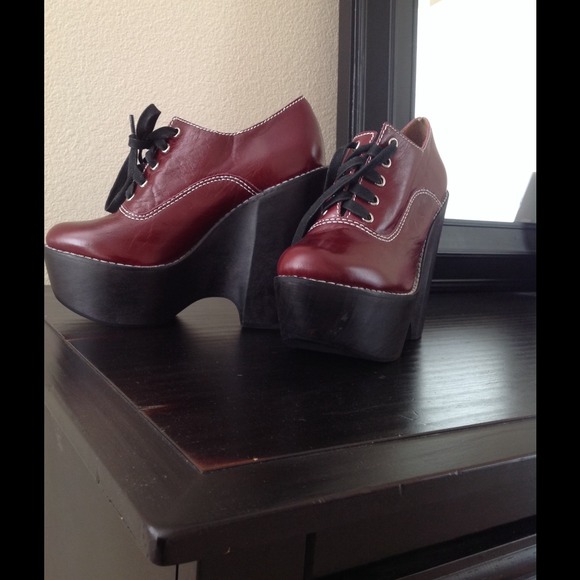 Jeffrey Cambell Tardy short boot red