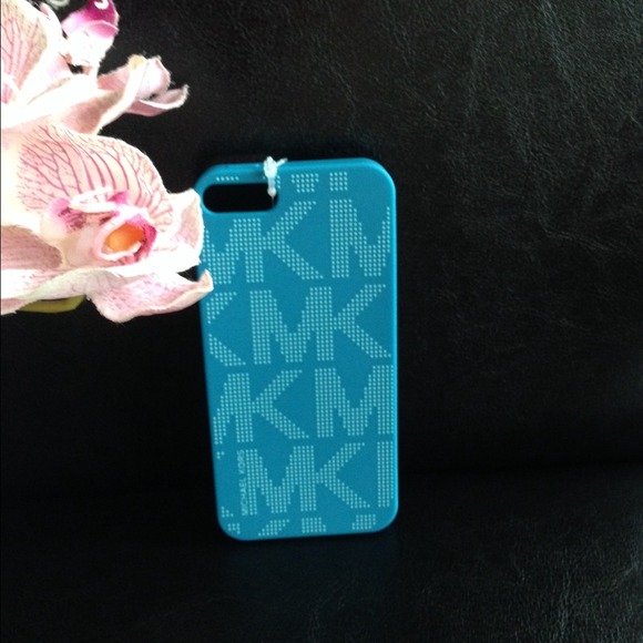 Michael kors silicon iphone 5 case💙💙S OLLLLLLDDD