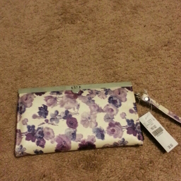 MED WTRCLR FLRL C PURPLE WALLET