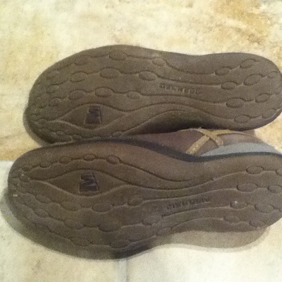 Merrell size 6 EUC women's leather sneakers/shoes - Picture 3 of 4