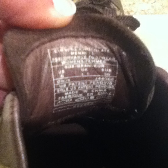 Merrell size 6 EUC women's leather sneakers/shoes - Picture 4 of 4