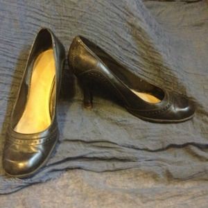 Nine West black pumps