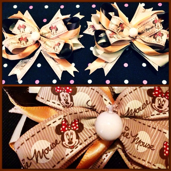 🔴REDUCED🔴🎀Precious Minnie Mouse bows🎀
