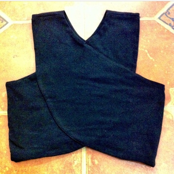 LF black crop top