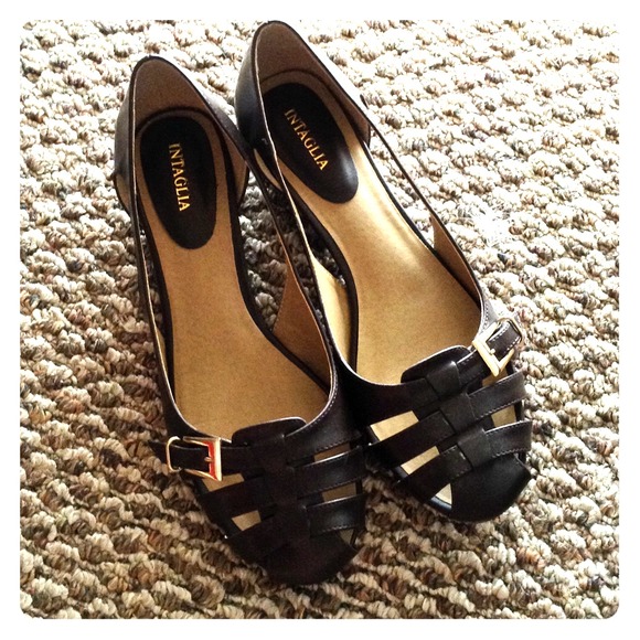 Brown buckle sandals