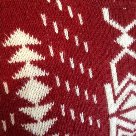 Cropped Sweater - Picture 2 of 2