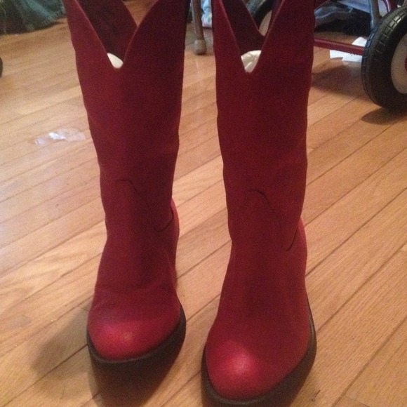 Red cowgirl boots
