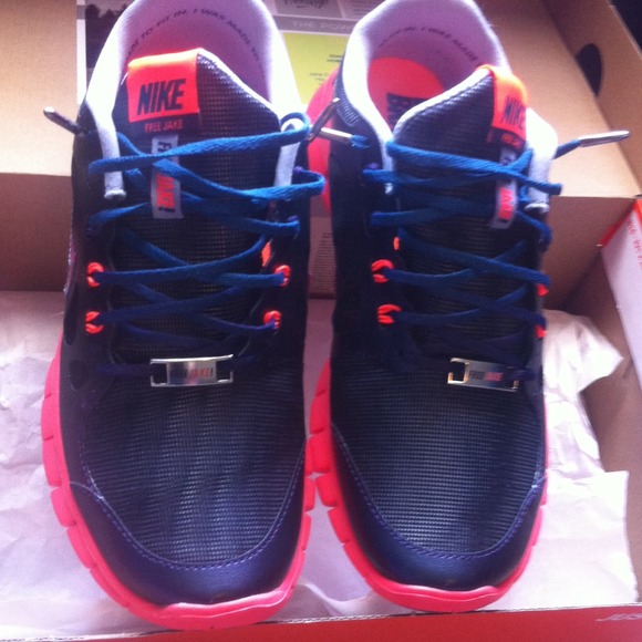 Doernbecher Freestyle Program Free Run 5.0 - Picture 2 of 4