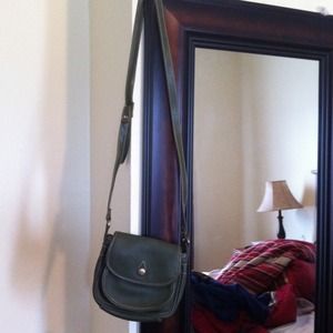 Capezio army green leather handbag👜