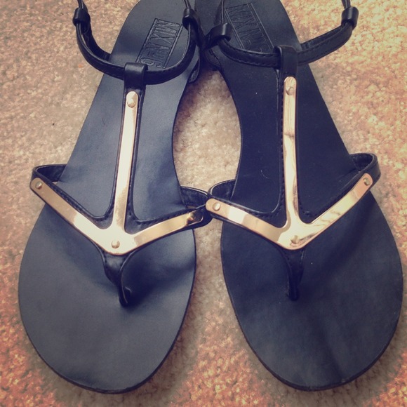 Shoes - Black Gold-Plated T-strap sandals