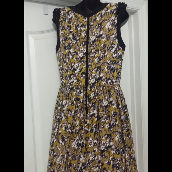 SOLD!! Jessica Simpson Dress - Picture 4 of 4