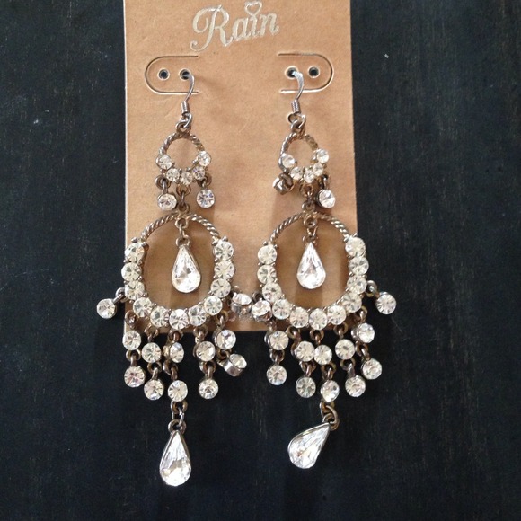 Dangle rhinestone earrings