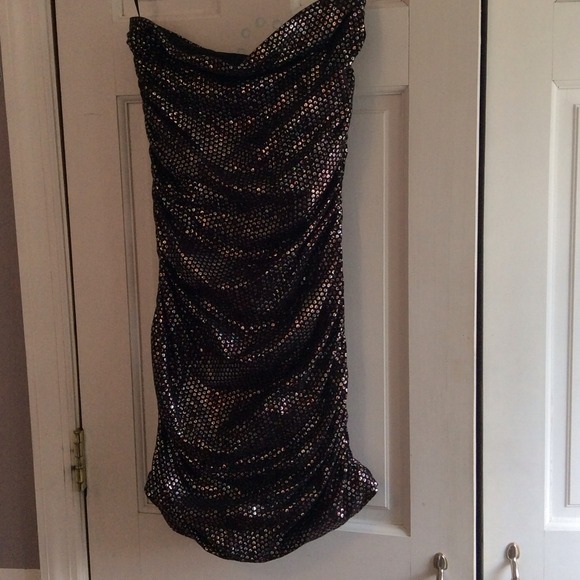 Strapless express dress