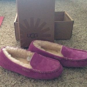 UGG - Australia.   Ansley style size 8