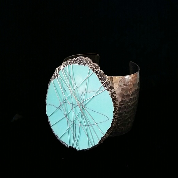 HOST PICK.    Gorgeous Cuff