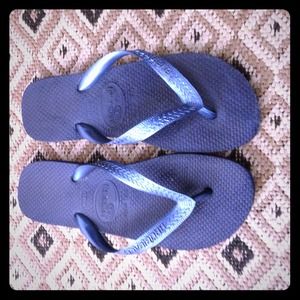 Haviana metallic blue flip flop