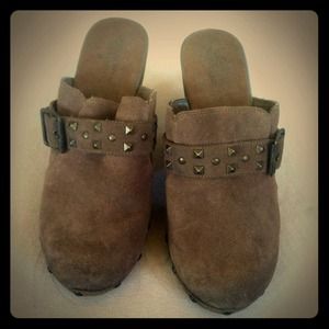 Brown Suede Clogs w/ Wooden Heel💕