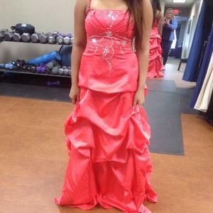 🌻[02] Strapless Coral Beaded Prom Dress