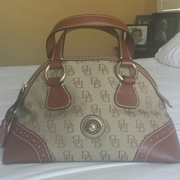 Dooney & Bourke purse
