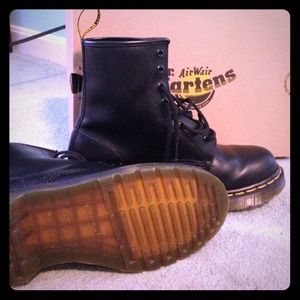 Dr martins!!