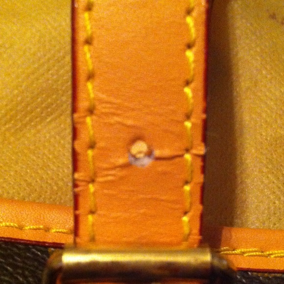 Item was described as brand new! leather handles!
