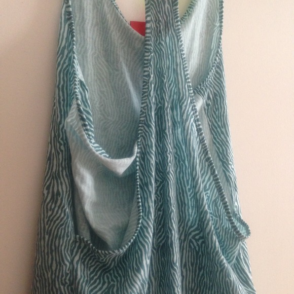 ❌Bundled Nike Yoga / running top - Picture 4 of 4