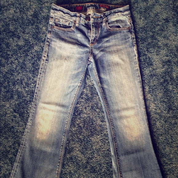 New Size 0s Mia Boot Leg Express Jeans
