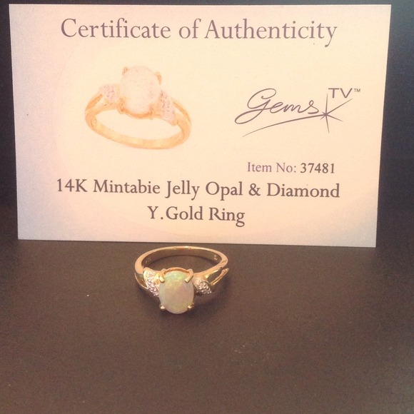 ON SALE 14k Mintabie Jelly Opal ring