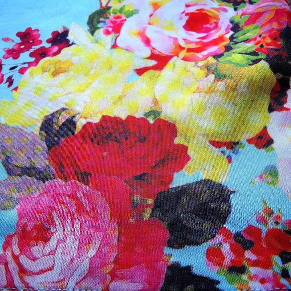 🌺Floral Bodycon Dress🌺 - Picture 3 of 4