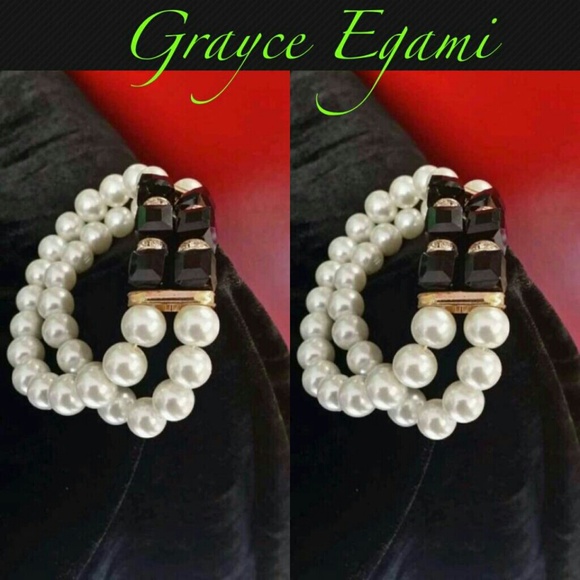 SOLD! Pearl & Black Onyx Bracelet