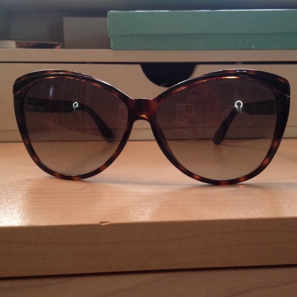 Marc by Marc Jacobs cat eye sunnies!