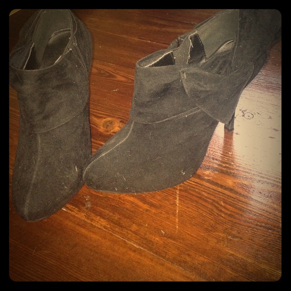 Black ankle boot heels