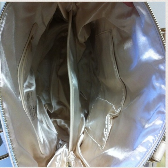 Brand New✨Bone Color Classic Purse 💢firm price💢 - Picture 3 of 4