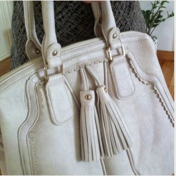 Brand New✨Bone Color Classic Purse 💢firm price💢 - Picture 4 of 4