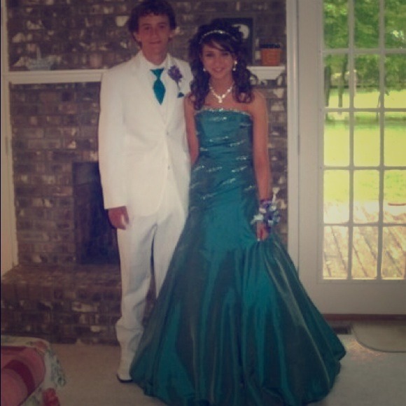 Beautiful Teal Prom Dress!