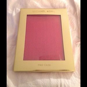 *** NWT *** MICHAEL KORS iPad 2 cover/case📲📱