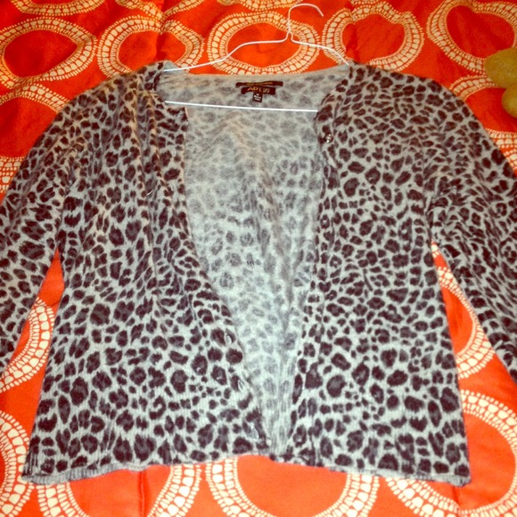 Cashmere leopard print cardigan size medium