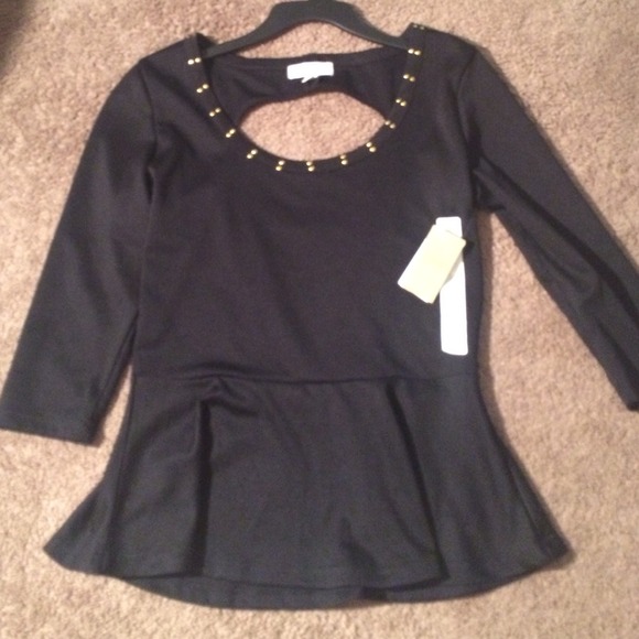 Sold 💢NWT Nicky Minaj black and gold top - Picture 2 of 5