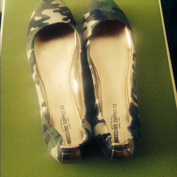 Camo flats