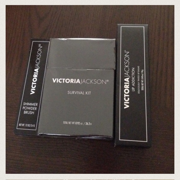 @wileyak Victoria Jackson Make-up Survival Kit