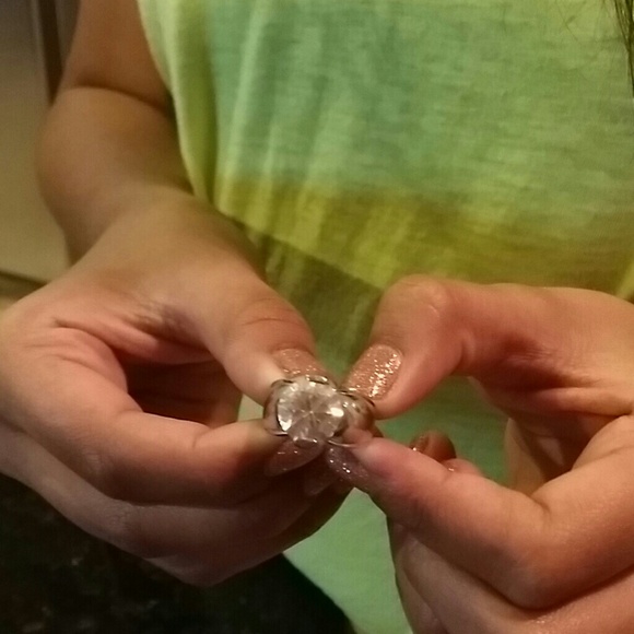 Silver ring - Picture 2 of 2