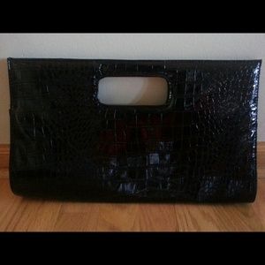 Black clutch