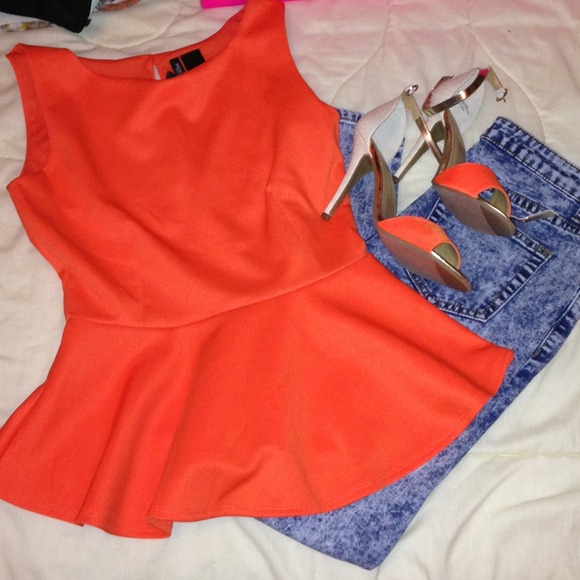 SOLD IN BUNDLE Orange peplum top