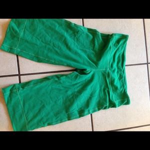 Lululemon clam diggers