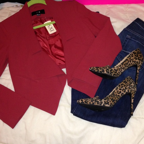 SOLD IN BUNDLE Red blazer