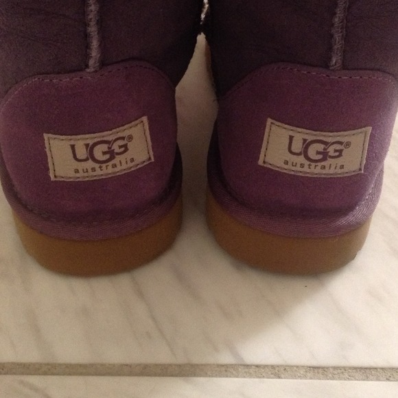 ⛔SOLD!!!⛔Authentic UGG Purple Classic Short Boots - Picture 2 of 4