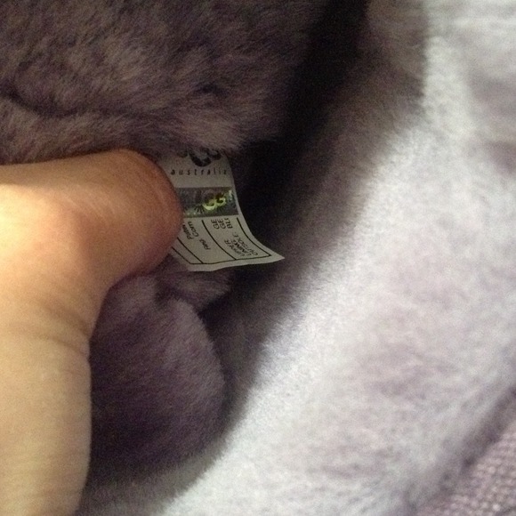 ⛔SOLD!!!⛔Authentic UGG Purple Classic Short Boots - Picture 3 of 4