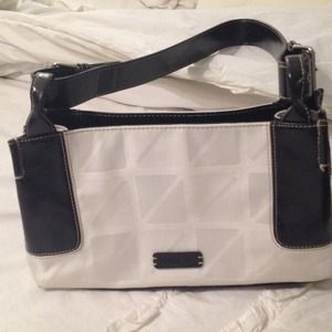 EUC white Nine & co purse