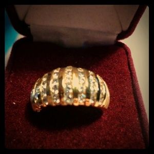 JUST REDUCED!! Gold ring with diamonds